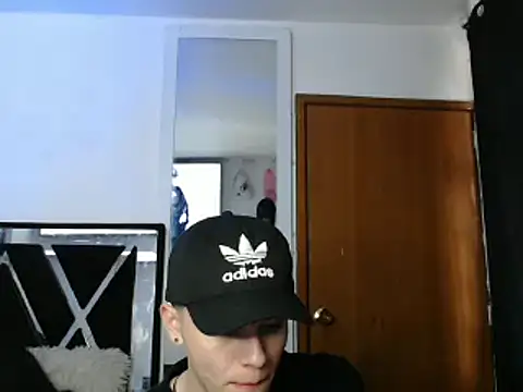 Snapshot of Smith_boy_25 chatting on 10, 3, 2025 Smith boy 25 online show from 10, 3, 2025