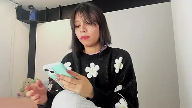 Snapshot of sweet_Amy0 chatting on 16, 10, 2025 sweet Amy0 online show from 16, 10, 2025