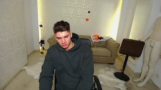 MaxKaiden online show from 28, 10, 2025