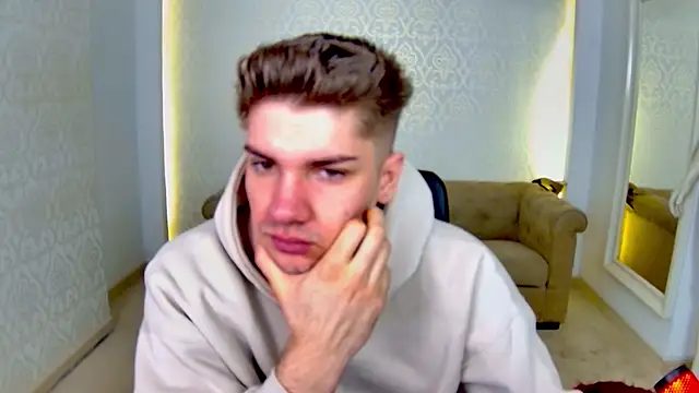 MaxKaiden online show from 17, 4, 2026