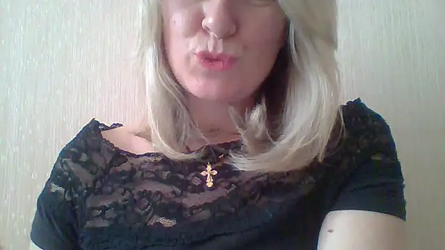 Snapshot of Mary888x chatting on 18, 12, 2025 Mary888x online show from 18, 12, 2025