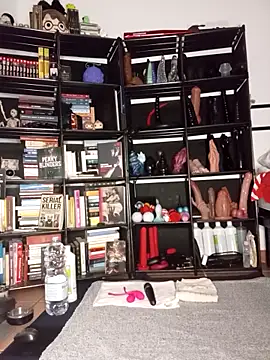 Snapshot of MirianaB chatting on 27, 10, 2025 MirianaB online show from 27, 10, 2025