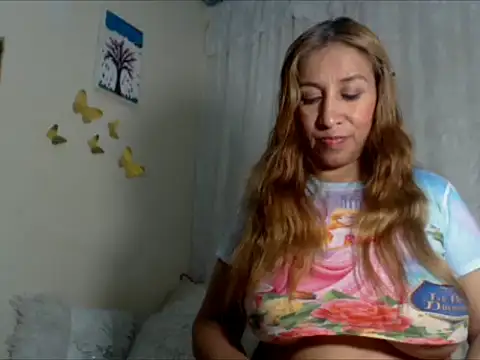 Snapshot of tatty_love77 chatting on 26, 9, 2025 tatty love77 online show from 26, 9, 2025