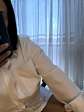 Mrsvictoriaaa online show from 5, 1, 2026