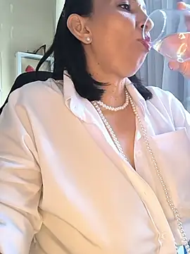 Mrsvictoriaaa online show from 6, 7, 2026