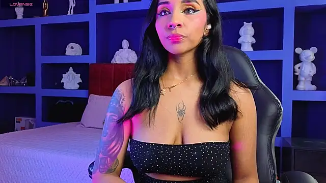 Snapshot of camille1310 chatting on 11, 5, 2026 camille1310 online show from 11, 5, 2026