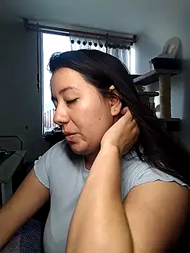Snapshot of sweetie__annieee chatting on 8, 9, 2025 sweetie annieee online show from 8, 9, 2025