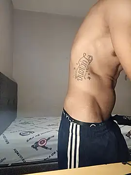 Snapshot of LeonRoots chatting on 10, 1, 2026 LeonRoots online show from 10, 1, 2026