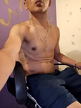 Snapshot of LeonRoots chatting on 18, 2, 2026 LeonRoots online show from 18, 2, 2026