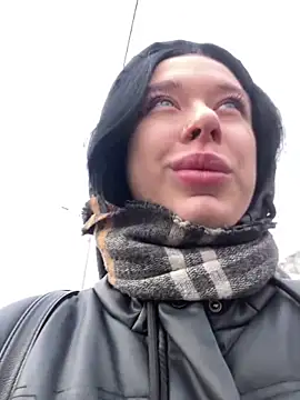 AlishaPrettyBlade online show from 7, 3, 2025