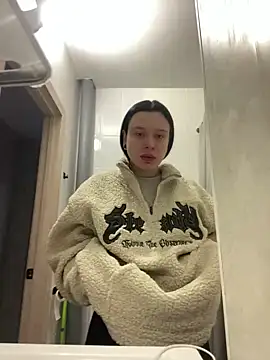 AlishaPrettyBlade online show from 8, 3, 2025