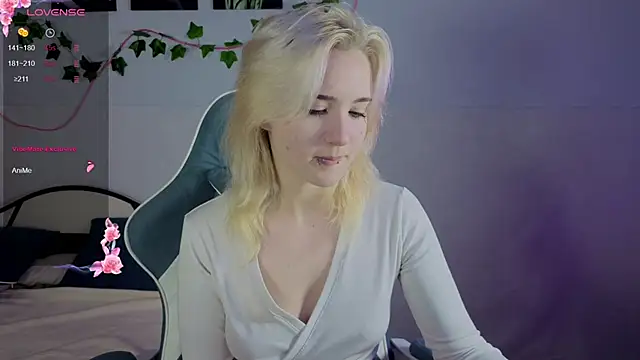 Snapshot of Nasy chatting on 10, 10, 2025 Nasy online show from 10, 10, 2025