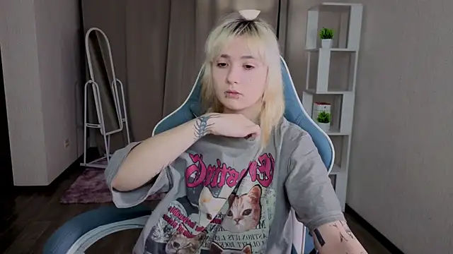 Snapshot of Nasy chatting on 1, 12, 2025 Nasy online show from 1, 12, 2025