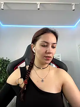 AshleySkott  online show from 10, 10, 2025