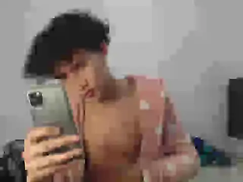 Snapshot of Boy_coll chatting on 11, 4, 2026 Boy coll online show from 11, 4, 2026