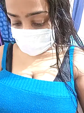 COZY ROZI online show from 9, 9, 2025