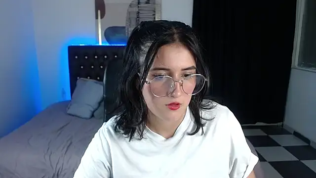 amy royale online show from 26, 2, 2025