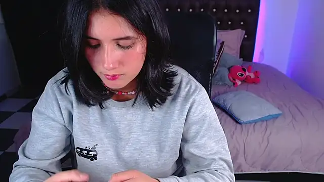 amy royale online show from 11, 3, 2025