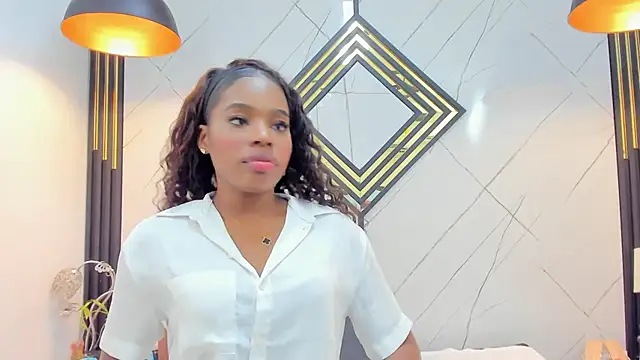 Snapshot of EmilyDiaaz chatting on 6, 3, 2025 EmilyDiaaz online show from 6, 3, 2025