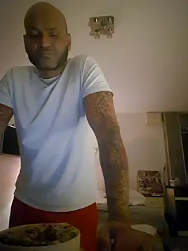 Mrnutella online show from 5, 3, 2025