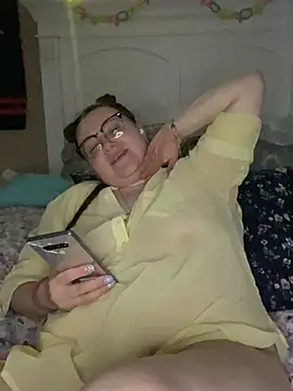 HTXBELLE online show from 4, 3, 2025