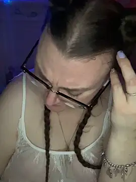 HTXBELLE online show from 5, 3, 2025