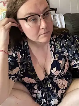 HTXBELLE online show from 6, 3, 2025