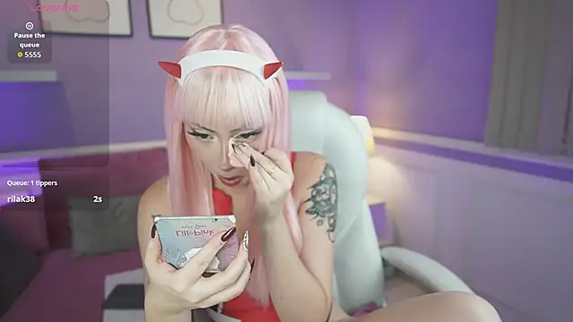 Snapshot of SaharaKramer chatting on 20, 11, 2025 SaharaKramer online show from 20, 11, 2025