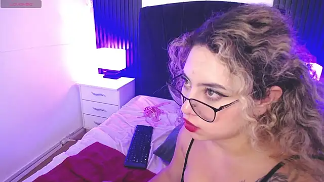 Snapshot of veenus_hs chatting on 22, 3, 2025 veenus hs online show from 22, 3, 2025