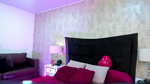 NahomyCarther online show from 11, 3, 2026