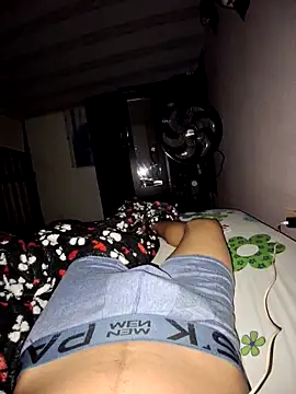 Snapshot of mikytoo chatting on 16, 12, 2025 mikytoo online show from 16, 12, 2025