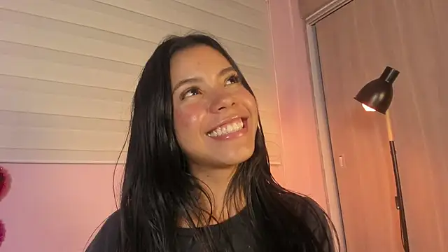 Snapshot of emily_sweett24 chatting on 6, 3, 2025 emily sweett24 online show from 6, 3, 2025