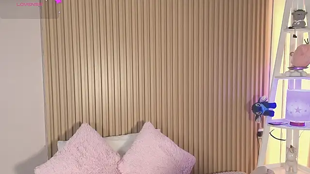 emily sweett24 online show from 27, 3, 2026