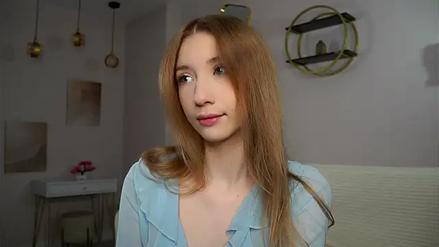 Snapshot of SunnivaCovil chatting on 17, 9, 2025 SunnivaCovil online show from 17, 9, 2025