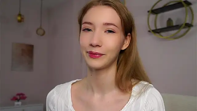 Snapshot of SunnivaCovil chatting on 19, 9, 2025 SunnivaCovil online show from 19, 9, 2025