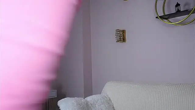 Snapshot of SunnivaCovil chatting on 15, 11, 2025 SunnivaCovil online show from 15, 11, 2025