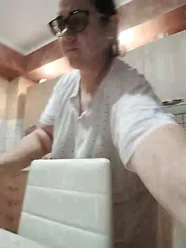 Snapshot of Dolcecurvy chatting on 7, 11, 2025 Dolcecurvy online show from 7, 11, 2025