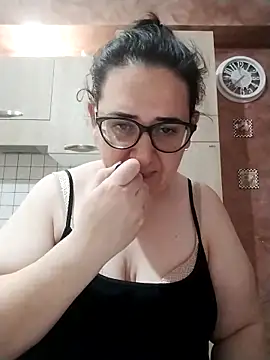 Dolcecurvy online show from 15, 4, 2026