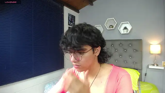 Snapshot of cheryl_bohareal chatting on 3, 3, 2025 cheryl bohareal online show from 3, 3, 2025