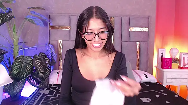 Tyla Ks online show from 3, 11, 2025