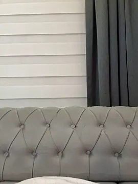 laraaaaaa online show from 2, 10, 2025