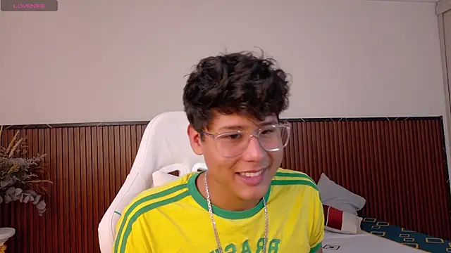 Snapshot of Raiden__Boy chatting on 28, 2, 2025 Raiden Boy online show from 28, 2, 2025