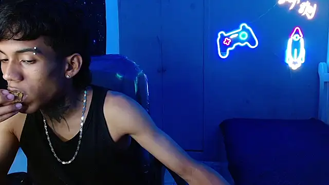 Snapshot of RyanKing19 chatting on 26, 2, 2025 RyanKing19 online show from 26, 2, 2025
