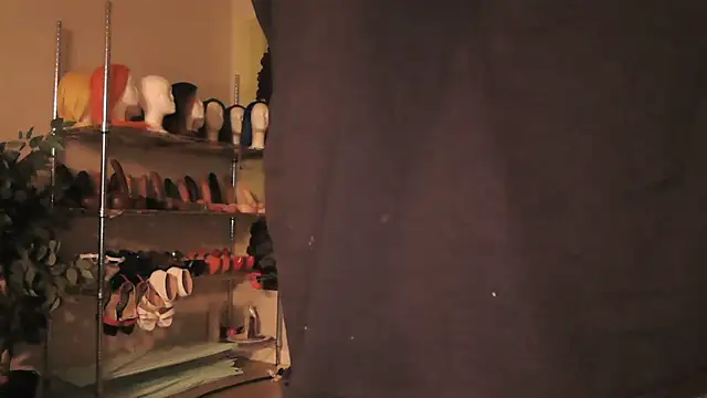 Queenanitadix online show from 26, 9, 2025