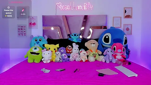 femboy-20 online show from 5, 3, 2025