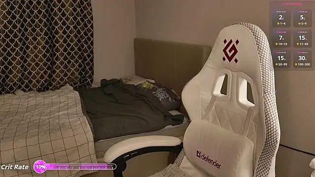 Luna Loveee online show from 4, 12, 2025