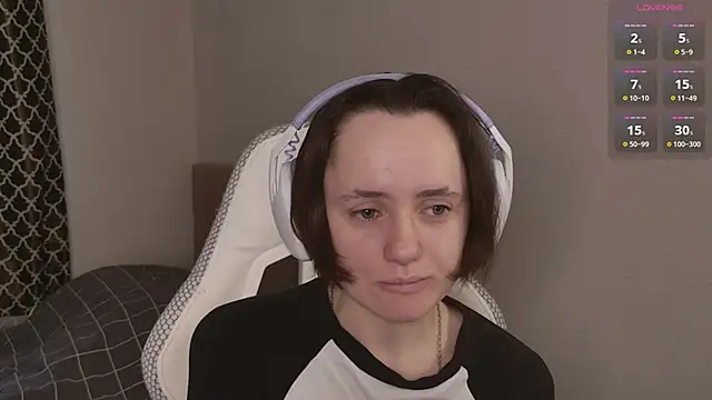 Luna Loveee online show from 7, 4, 2026