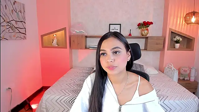 Lucia Brown  online show from 7, 3, 2025