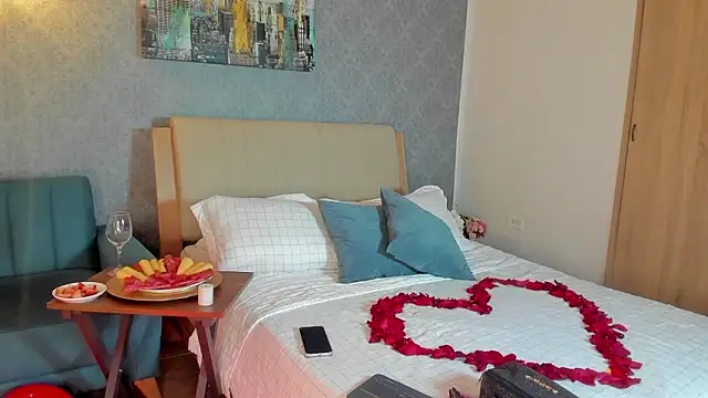 Lucia Brown  online show from 14, 2, 2026