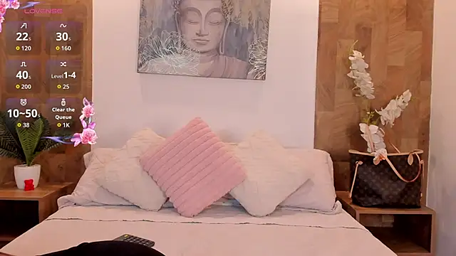 Lucia Brown  online show from 31, 5, 2026